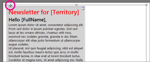Screenshot, der zeigt, wie eine Liste in einen Freiformbericht im Report Builder gezogen wird.