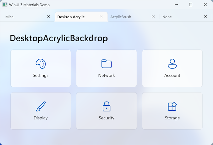 Screenshot einer WinUI 3-App mit angewendetem DesktopAcrylicBackdrop, das eine milchglasartige Unschärfe des Desktopinhalts hinter dem Fenster zeigt.