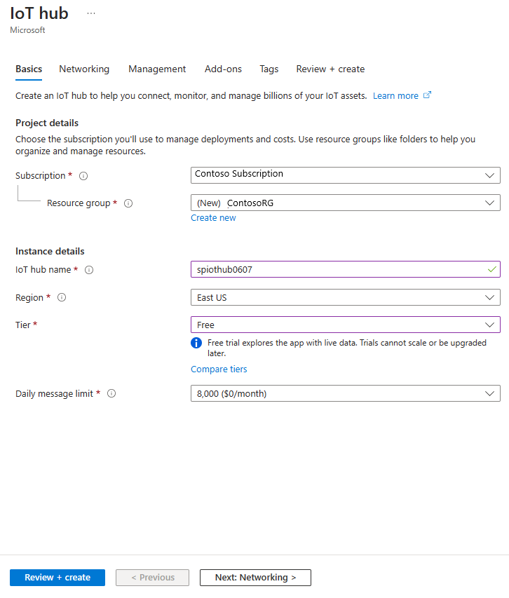 Captura de pantalla que muestra el Asistente para crear IoT Hub en Azure Portal.
