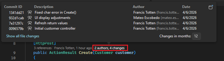 Screenshot que muestra los datos del historial de cambios del código en CodeLens para Visual Studio.