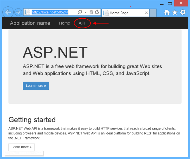Capture d’écran de la fenêtre d’application lancée à partir de Visual Studio en mode débogage avec le lien A P I en rouge et mis en surbrillance avec une flèche rouge.