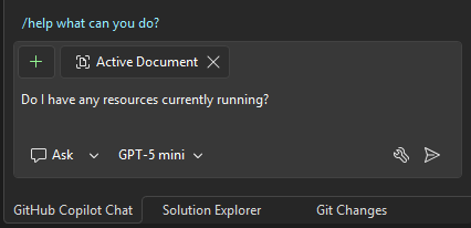 Screenshot che mostra un esempio di richiesta digitata nell'area di chat in Visual Studio 2026.