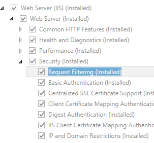 Screenshot di un menu espanso all'interno della procedura guidata Ruoli e funzionalità. Il filtro delle richieste (installato) è evidenziato.