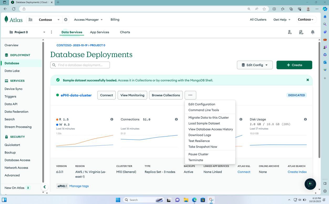 Pagina Distribuzioni di database mongoDB cloud con grafici sull'utilizzo del cluster di dati ePHI.