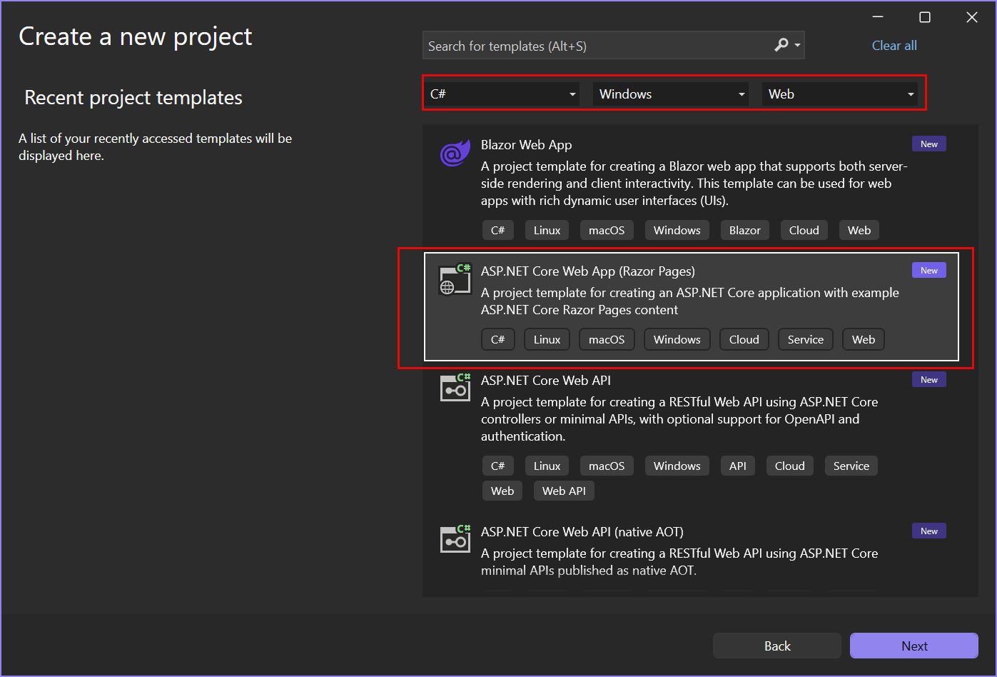 Zrzut ekranu przedstawiający wybrany szablon projektu ASP.NET Core Web App i wyróżniony na stronie Tworzenie nowego projektu.