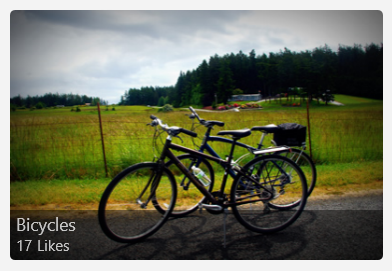 Uma foto de bicicletas com uma sobreposição que contém o título da imagem e o número de gostos recebidos.